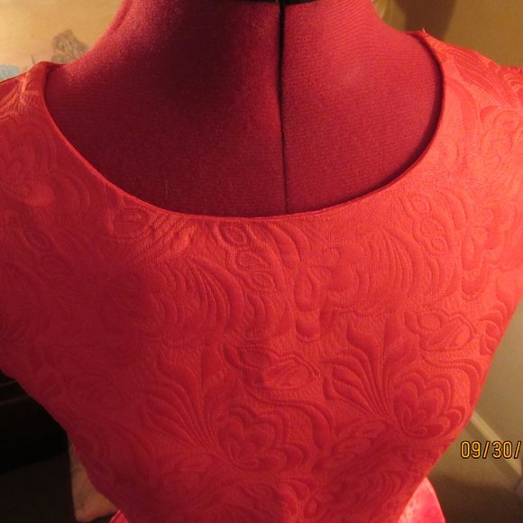 Womens Dress COLOR INCENSE - Red Sleeveless - brocade style -zippered back - Picture 5 of 7